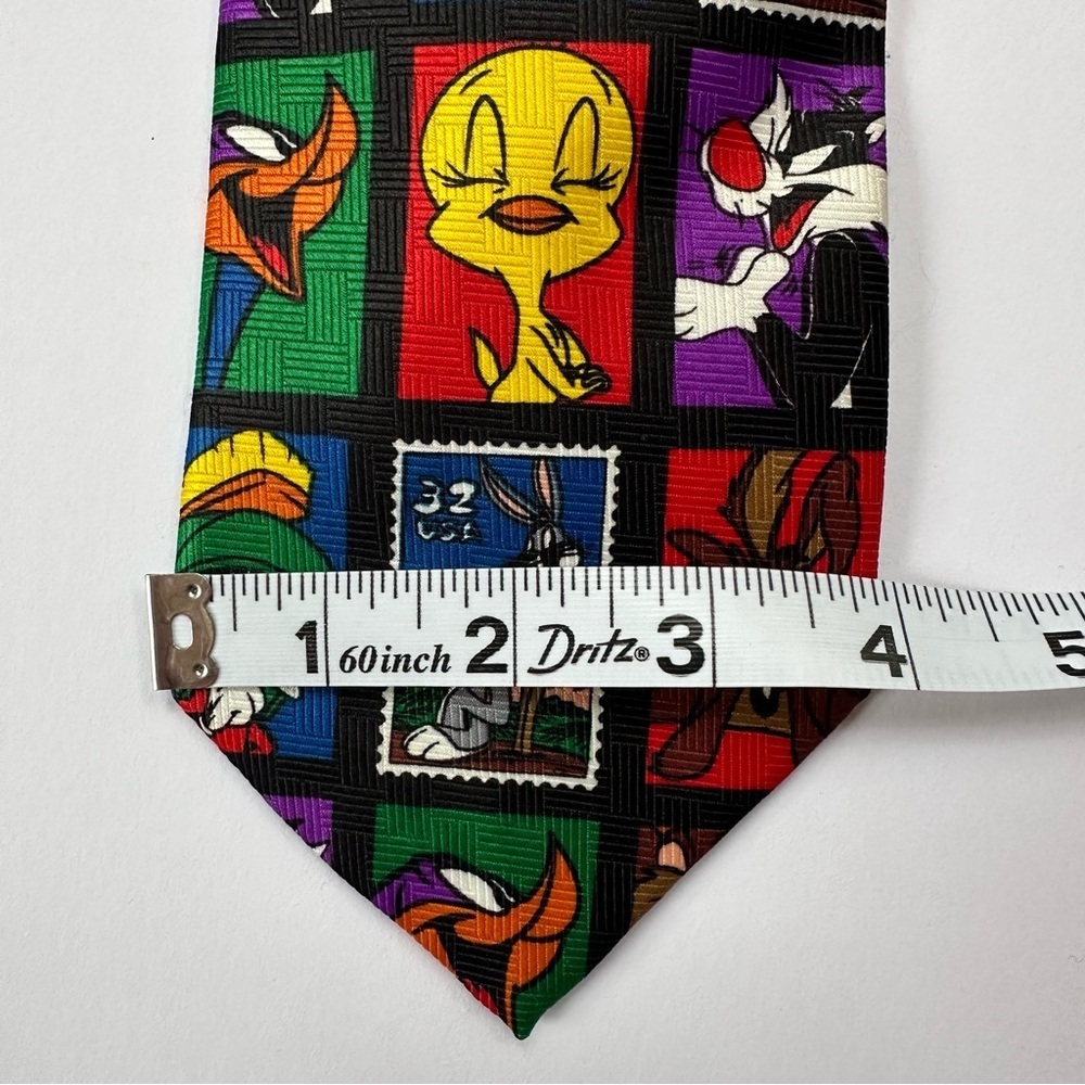 Men’s Looney Tunes Vintage 1997 Necktie Stamp Collection - Picture 3 of 4